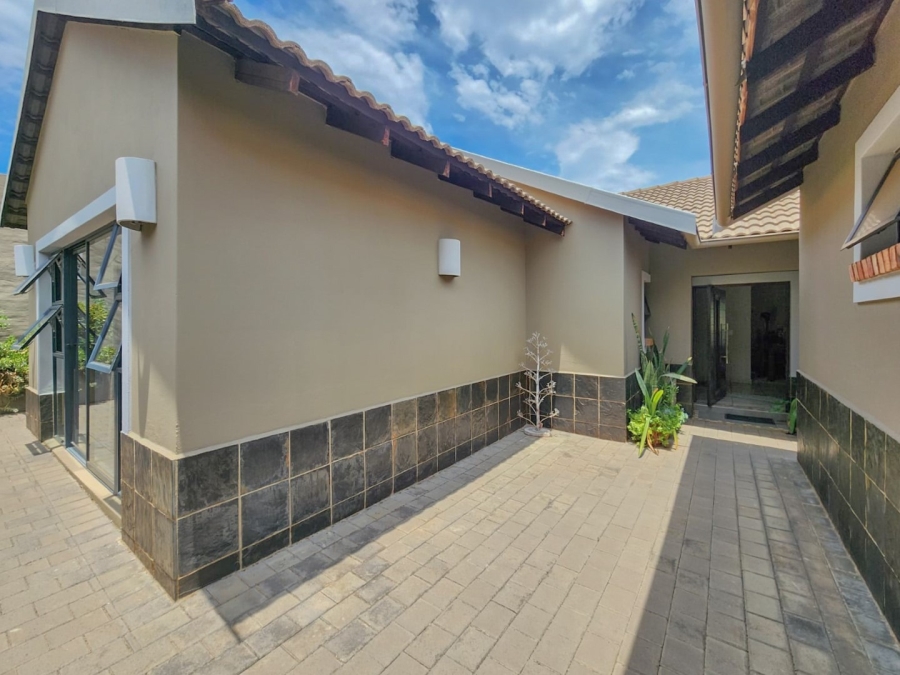 3 Bedroom Property for Sale in Xanadu Eco Residential Estate North West